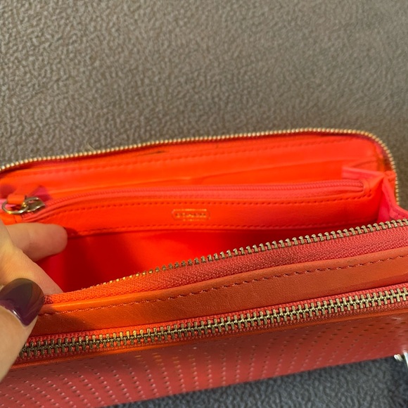 Coach Wallet - Picture 4 of 6